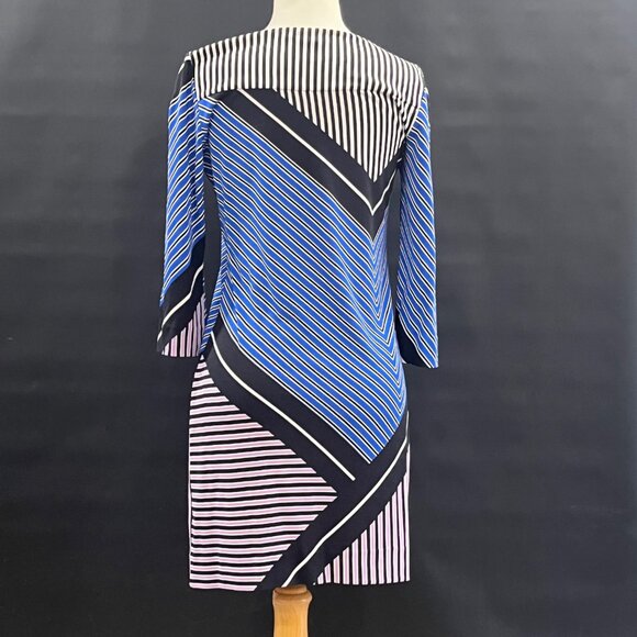 Diane Von Furstenberg. Shift Dress - Picture 2 of 7